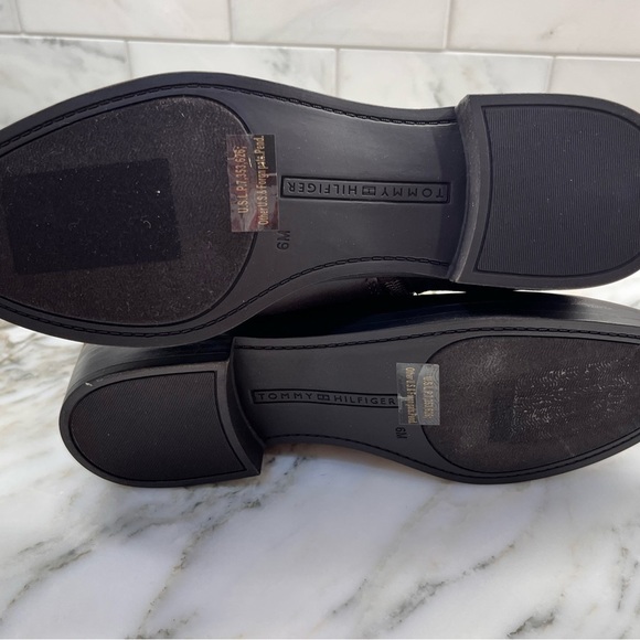 New! Tommy Hilfiger Womens Inella Faux Leather Almond Toe Booties - Picture 13 of 15